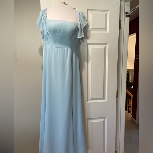 Beautiful light blue bridesmaid dress.  Size 6. - Picture 5 of 5